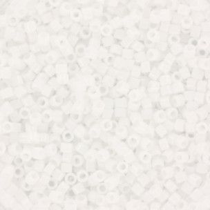 Miyuki Delica perle, str. 11/0. Opaque hvid. 4 gram, DB-200