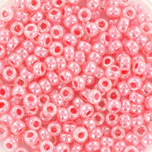 Miyuki Seed Bead perle. / pink /mellem stor størrelse 8/0 (ca. 3 mm) / Længde 2,1 mm / Hul 1 mm. / 15 gram i pose ca. 600 stk./ Nr. SB08-535 / Miyuki seed beads er kendetegnet ved deres farveægthed og meget høje ensartede kvalitet.