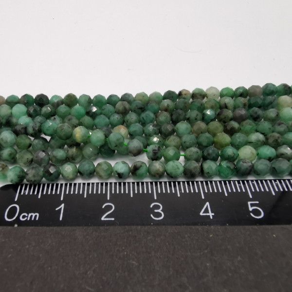 Smaragd faceteret 4 mm streng